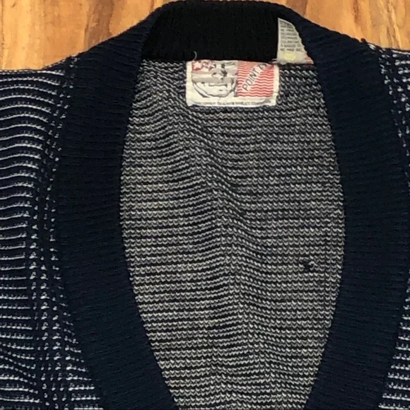 Point Zero Cardigan - Picture 4 of 6